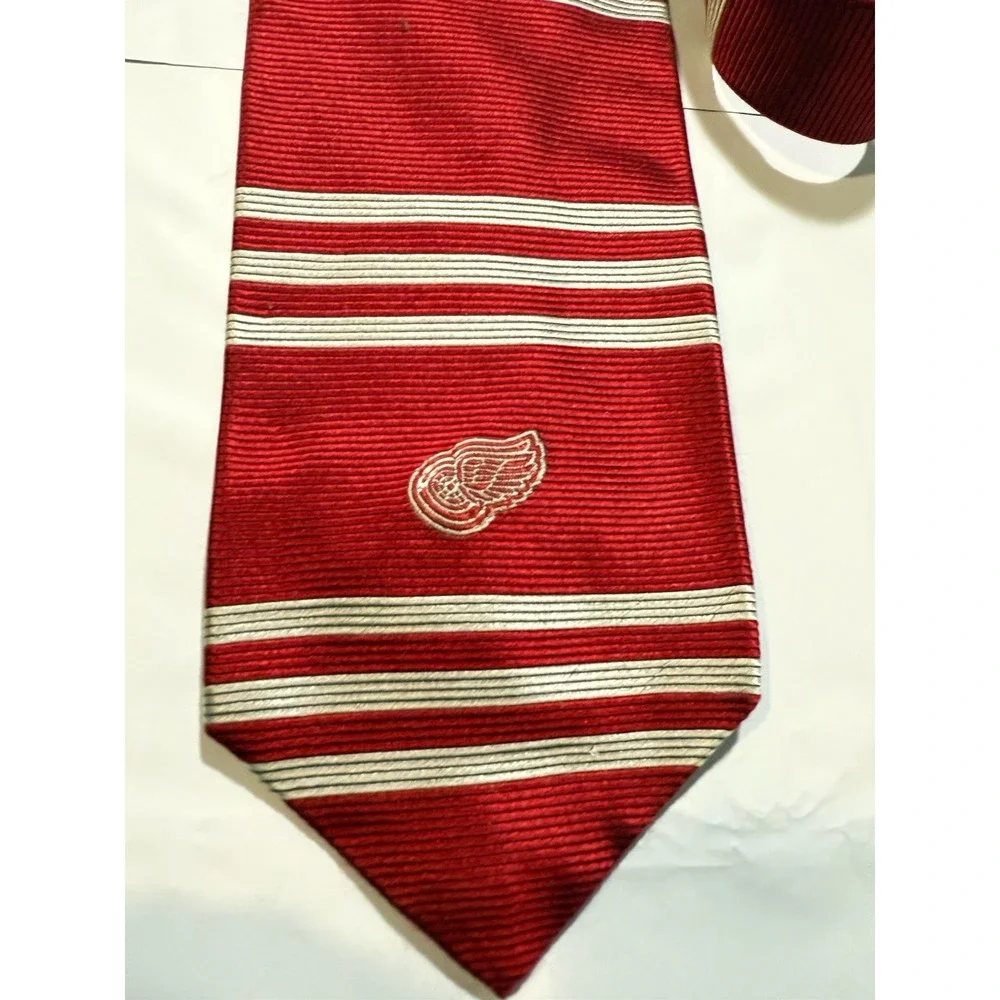 RARE Vintage RM Studio Embroidered‎ Red Wing SILK Neck Tie